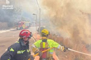 Un incendio se extiende en Torre Bellver entre Benicàssim y Oropesa - (foto 3) Un incendio se extiende en Torre Bellver entre Benicàssim y Oropesa - (foto 3)