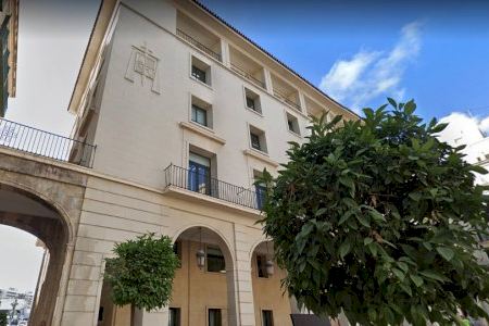 Estafa més de 6.000 euros a la seua mare de 90 anys a l'Alfàs del Pi