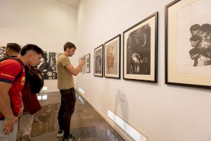La Galeria Octubre fa un recorregut del franquisme a la transició a través d’obres de més de 30 artistes d - (foto 6) La Galeria Octubre fa un recorregut del franquisme a la transició a través d’obres de més de 30 artistes d - (foto 6)
