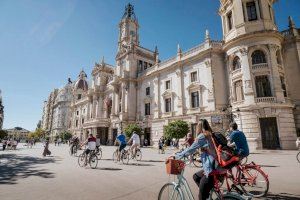 Los americanos ya son los segundos que más visitan València pese a no haber vuelos directos
