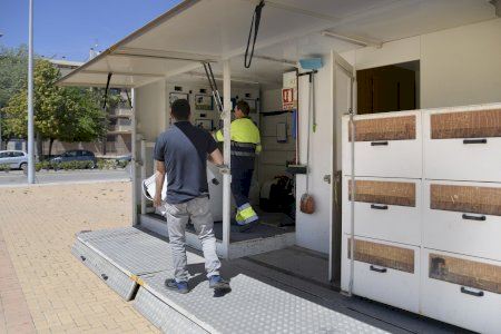 Medio Ambiente establece un nuevo Ecoparque móvil en la plaza Reino Unido de Paiporta