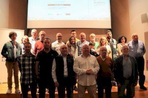Famílies vinculades al Castell d’Alaquàs protagonitzen la tercera taula redona organitzada amb motiu del 20é aniversari - (foto 2) Famílies vinculades al Castell d’Alaquàs protagonitzen la tercera taula redona organitzada amb motiu del 20é aniversari - (foto 2)