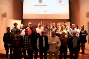 Famílies vinculades al Castell d’Alaquàs protagonitzen la tercera taula redona organitzada amb motiu del 20é aniversari - (foto 3) Famílies vinculades al Castell d’Alaquàs protagonitzen la tercera taula redona organitzada amb motiu del 20é aniversari - (foto 3)