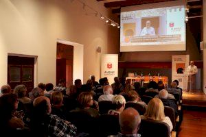 Famílies vinculades al Castell d’Alaquàs protagonitzen la tercera taula redona organitzada amb motiu del 20é aniversari - (foto 4) Famílies vinculades al Castell d’Alaquàs protagonitzen la tercera taula redona organitzada amb motiu del 20é aniversari - (foto 4)
