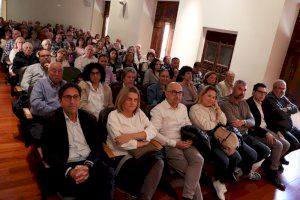 Famílies vinculades al Castell d’Alaquàs protagonitzen la tercera taula redona organitzada amb motiu del 20é aniversari - (foto 5) Famílies vinculades al Castell d’Alaquàs protagonitzen la tercera taula redona organitzada amb motiu del 20é aniversari - (foto 5)