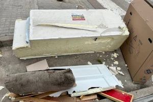 Catarroja contínua la seua campanya per a conscienciar a la ciutadania perquè no deixe els trastos vells al carrer