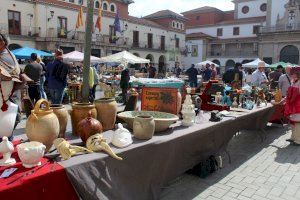 Nules commemora el Dia del Llibre amb una fira molt participativa - (foto 8) Nules commemora el Dia del Llibre amb una fira molt participativa - (foto 8)