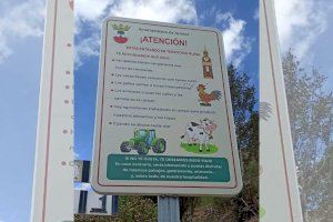 Un pueblo de Castellón reivindica su ruralidad con un curioso cartel