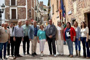 Rafa Simó (PSPV) visita la muestra de la vida tradicional 1900 de Vilafamés