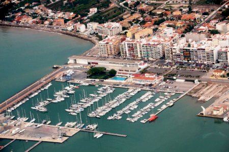 A juicio nueve personas, dos de ellas guardias civiles, por introducir droga a través del Puerto de Burriana