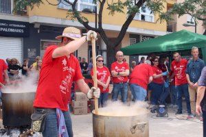Milers de persones passen per la tradicional Festa del Porrat d'Alaquàs