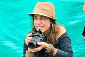 Las periodistas Loraine Morales y Andrea Aldana, primeras beneficiarias del programa 'Elche, espacio seguro para la libertad de prensa'