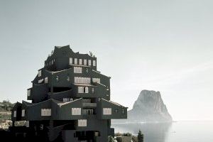 El Ayuntamiento de Calp pone en marcha visitas guiadas a los edificios de Bofill en la Manzanera