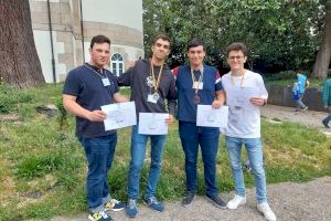 Cuatro estudiantes de bachillerato formados en la Universitat de València, premiados en la fase nacional de la Olimpiada de Física