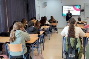 TikTok impulsa la alfabetización digital de los jóvenes en centros educativos la Comunitat Valenciana - (foto 4) TikTok impulsa la alfabetización digital de los jóvenes en centros educativos la Comunitat Valenciana - (foto 4)