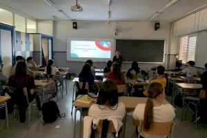 TikTok impulsa la alfabetización digital de los jóvenes en centros educativos la Comunitat Valenciana - (foto 3) TikTok impulsa la alfabetización digital de los jóvenes en centros educativos la Comunitat Valenciana - (foto 3)