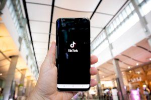 TikTok impulsa la alfabetización digital de los jóvenes en centros educativos la Comunitat Valenciana TikTok impulsa la alfabetización digital de los jóvenes en centros educativos la Comunitat Valenciana