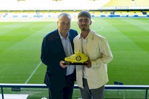 10 años de 'groguets': ocho futbolistas reciben el reconocimiento del Villarreal tras una década en el club - (foto 3)