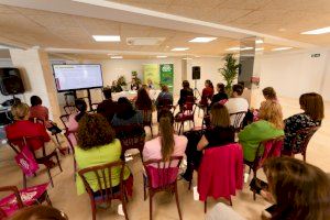 Medio centenar de empresarias debaten sobre los retos del siglo XXI en Oropesa - (foto 3)