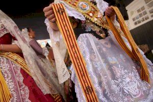 GALERIA | Vila-real honra a Sant Pasqual amb una multitudinària ofrena - (foto 2)