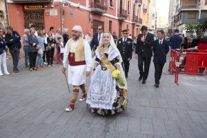 GALERIA | Vila-real honra a Sant Pasqual amb una multitudinària ofrena - (foto 8)