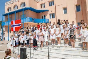 Más de 2.000 personas participan en l’Alfàs del Pi en la celebración del Día Nacional de Noruega - (foto 14)