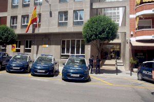 Simula que le han robado el coche para irse sin pagar en un hotel de Gandia