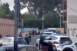 La Guardia Civil confirma que el arma con la que se atrincheró un vecino de Burriana causando el pánico era falsa