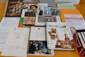 La Biblioteca Valenciana rep l’arxiu de Francisco Martínez López per a incorporar-lo a la ‘Biblioteca de l’exili republicà’ La Biblioteca Valenciana rep l’arxiu de Francisco Martínez López per a incorporar-lo a la ‘Biblioteca de l’exili republicà’