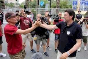 Coeters Dragon dispara una mascletà clásica que acaba con un potente 'terremoto' en la primera sesión del concurso de la Plaza de Luceros - (foto 7)