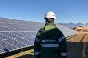 Llum verda a tres plantes fotovoltaiques d'Iberdrola a Ayora, Cofrentes i Villena - (foto 3) Llum verda a tres plantes fotovoltaiques d'Iberdrola a Ayora, Cofrentes i Villena - (foto 3)