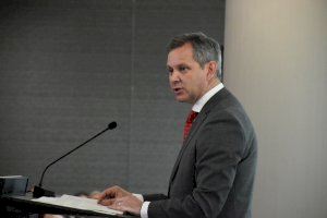 Miñones defiende la necesidad de potenciar las bases científica y tecnológica del SNS y seguir reforzando todas sus capacidades - (foto 4)