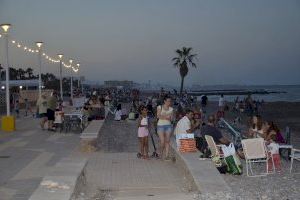 Moncofa dona la benvinguda a l’estiu amb música, foc i correfocs per Sant Joan