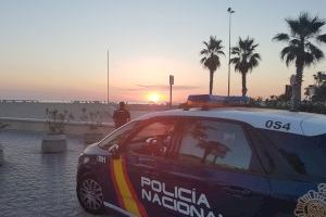 La Policía Nacional despliega el dispositivo especial para la Noche de San Juan en las playas del Cabanyal-Malvarrosa La Policía Nacional despliega el dispositivo especial para la Noche de San Juan en las playas del Cabanyal-Malvarrosa
