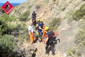 Rescaten a un home ferit després de patir un accident en la Punta del Cavall a Benidorm - (foto 2)