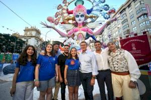 Mazón muestra a Feijóo las Hogueras de Alicante en plena cuenta atrás para el 23J