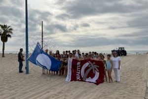 Burriana coloca las banderas obtenidas en reconocimiento por la calidad de sus playas y sendero - (foto 6)