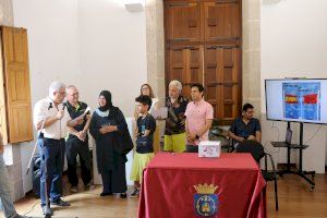 Mariló Fernández recibe el primer premio del certamen de pintura “BalconejARTe” - (foto 2)
