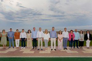 Marta Barrachina presenta a "un gran equipo" para lograr que Feijóo "devuelva a España el futuro que merece" Marta Barrachina presenta a "un gran equipo" para lograr que Feijóo "devuelva a España el futuro que merece"