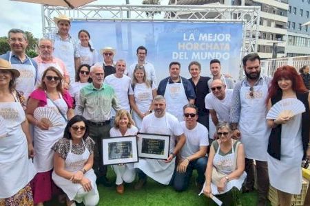 El secretario autonómico de Turisme ha participado en el acto central del Día de la Horchata en Alboraya El secretario autonómico de Turisme ha participado en el acto central del Día de la Horchata en Alboraya
