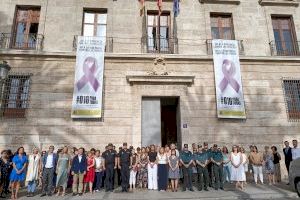 Concentració enfront del Palau del Temple