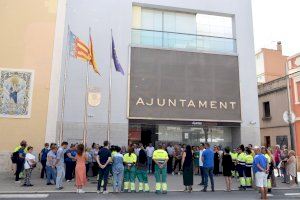 Sedaví guarda un respectuós minut de silenci en memòria de la dona assassinada a Antella Sedaví guarda un respectuós minut de silenci en memòria de la dona assassinada a Antella