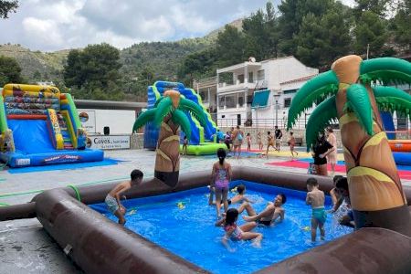 El Ayuntamiento de la Vall d’Uixó pone en marcha el parque acuático de la Fiesta del Agua