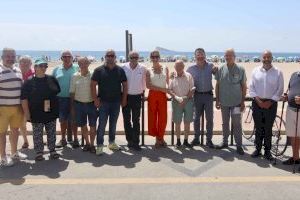 El Ayuntamiento se reúne con los vecinos de La Cala para conocer sus propuestas sobre mobiliario, movilidad y rotación de vehículos