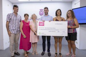 El Club de Rem CIA Gandia recapta més de 8.500 euros en el III Repte Solidari '24 hores remant' El Club de Rem CIA Gandia recapta més de 8.500 euros en el III Repte Solidari '24 hores remant'