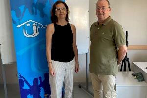 Burriana es reuneix amb els tècnics i col·lectius de les àrees d'Infància, Joventut i Gent gran per a abordar nous projectes Burriana es reuneix amb els tècnics i col·lectius de les àrees d'Infància, Joventut i Gent gran per a abordar nous projectes