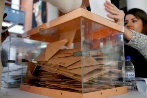 Arranca la jornada electoral més estiuenca i calorosa de les últimes dècades