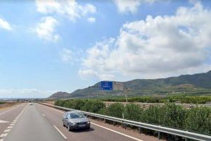 Mobilitzen la SAMU aèria per a atendre el ferit després de bolcar un camió a La Vilavella