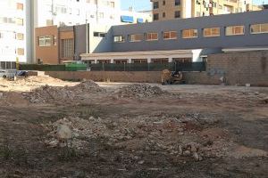 Comencen les obres del solar al costat del CEIP Ausiàs March que habilitaran un hort escolar i un aparcament públic