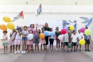 Marta Barrachina rep en la Diputació als menors sahrauís que passen l'estiu a la província de Castelló